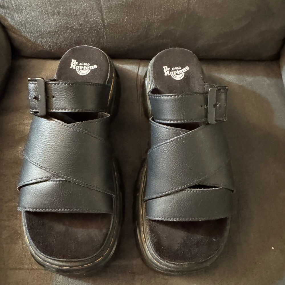 EUC Dr. Martens Mattison Slide Sandals Size 8